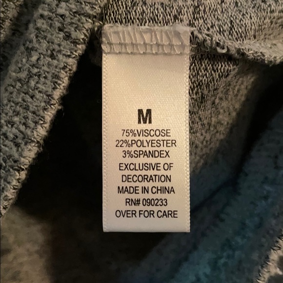 Gray turtleneck with thumb holes - Picture 8 of 8